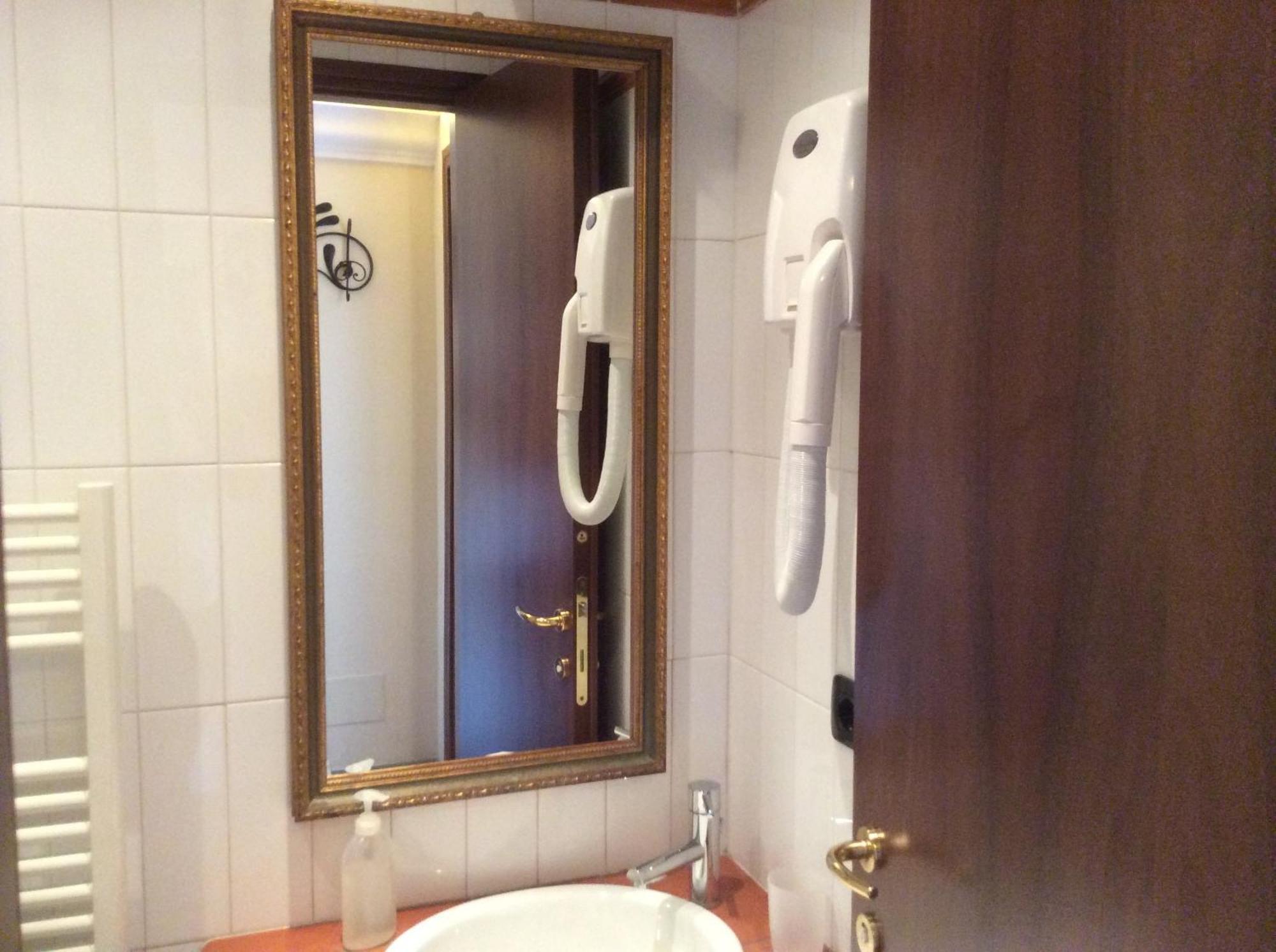 Hotel Al Sanpietrino Rom Zimmer foto